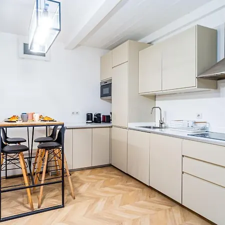 5 Personnes Montmartre - Ii Daire Paris